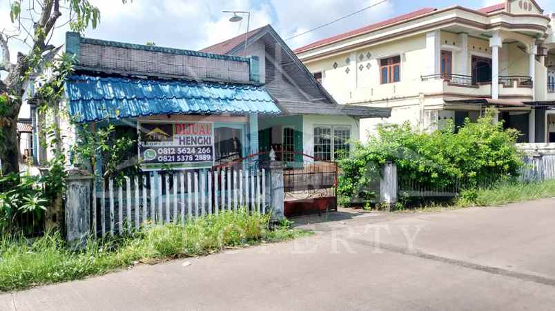 dijual rumah jalan wansagaf