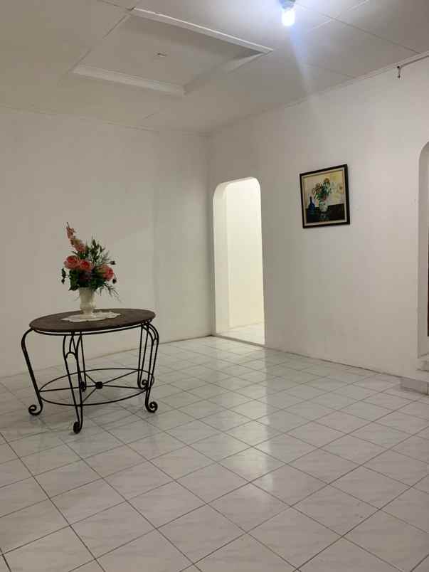 dijual rumah jalan wijaya kusuma 2 no 12