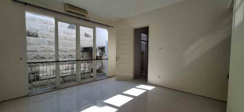 dijual rumah jalan woodland citraland