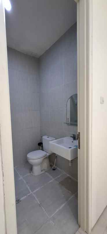 dijual rumah jalan woodland citraland