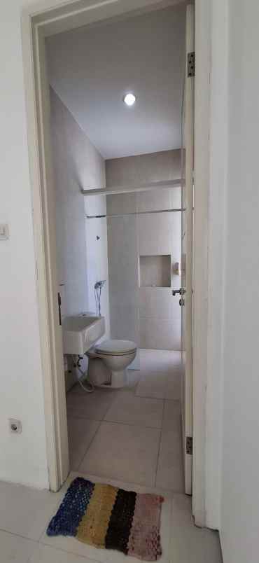 dijual rumah jalan woodland citraland