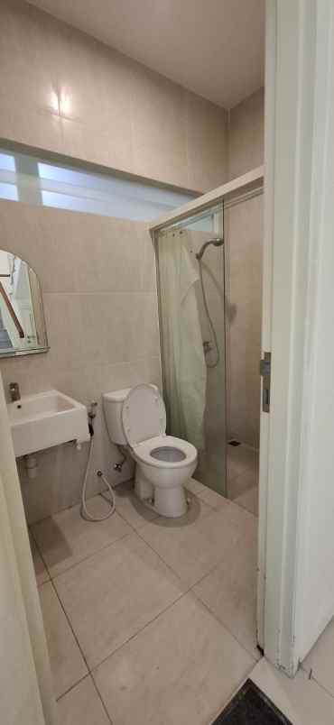 dijual rumah jalan woodland citraland