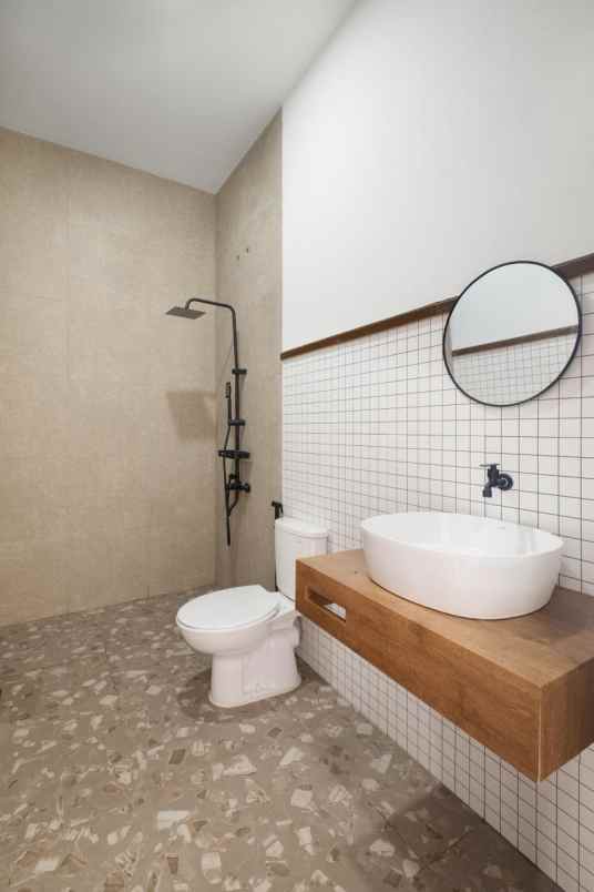 dijual rumah jl antapani bandung