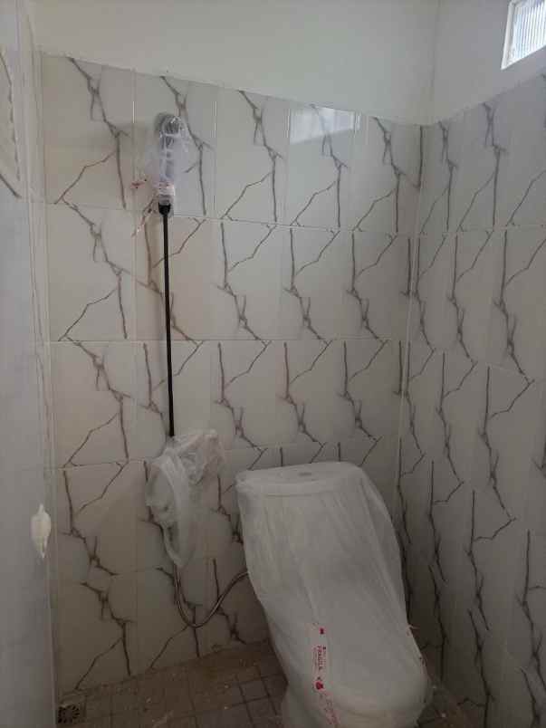 dijual rumah jl bintara 1