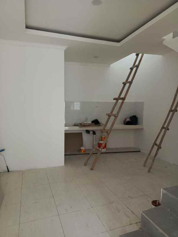 dijual rumah jl bintara 1