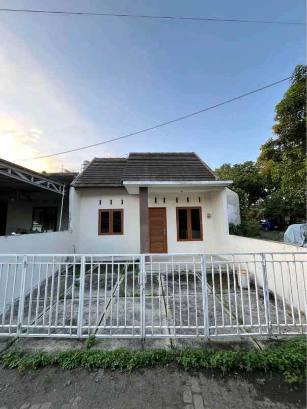 dijual rumah jl kaliurang km 9