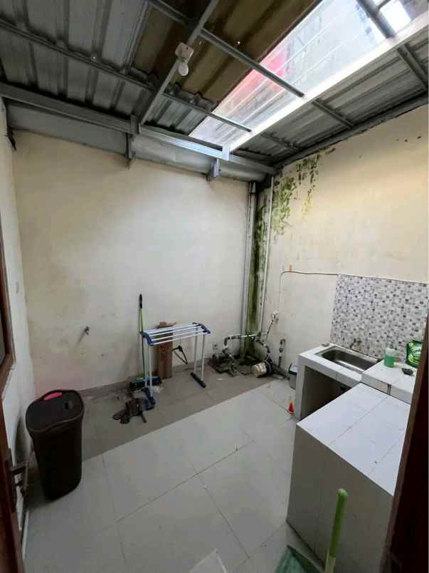 dijual rumah jl kaliurang km 9