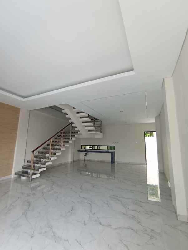 dijual rumah jl karangjati gedongan