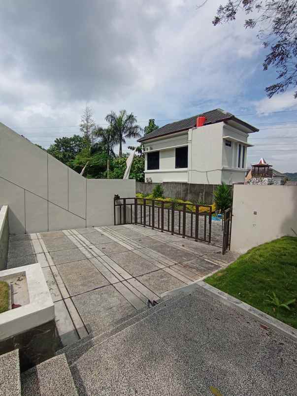dijual rumah jl karangjati gedongan