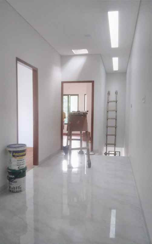 dijual rumah jl kelapa sawit cinere