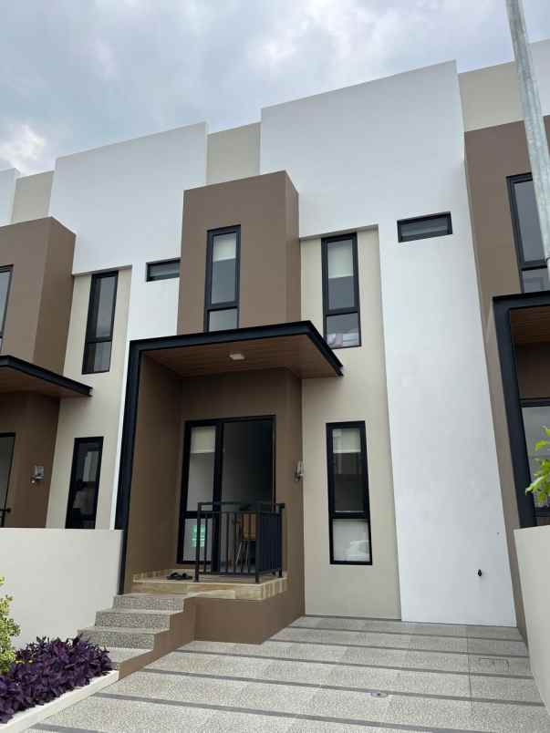 dijual rumah jl kemang pratama raya