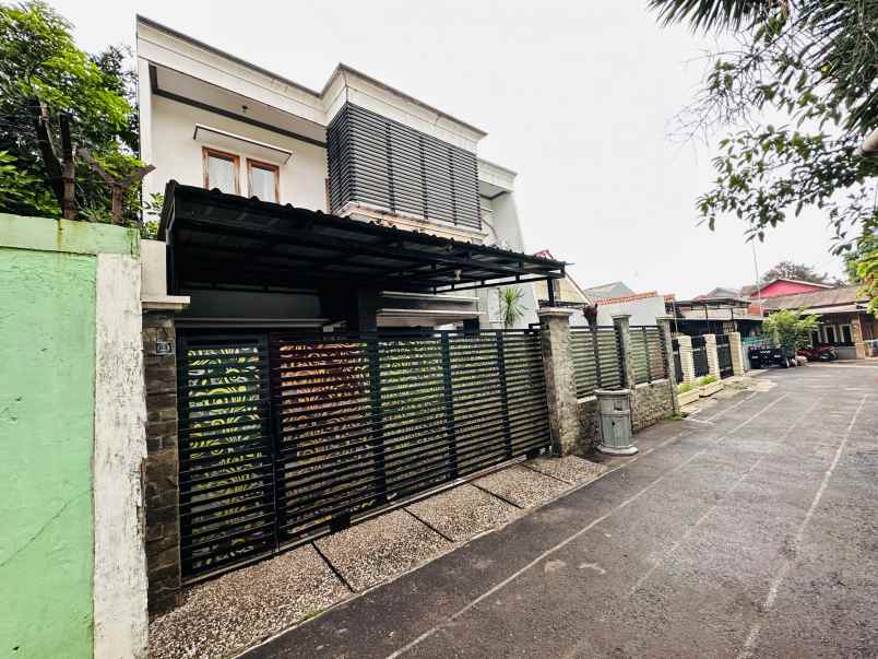 dijual rumah jl kincan raya jatibening