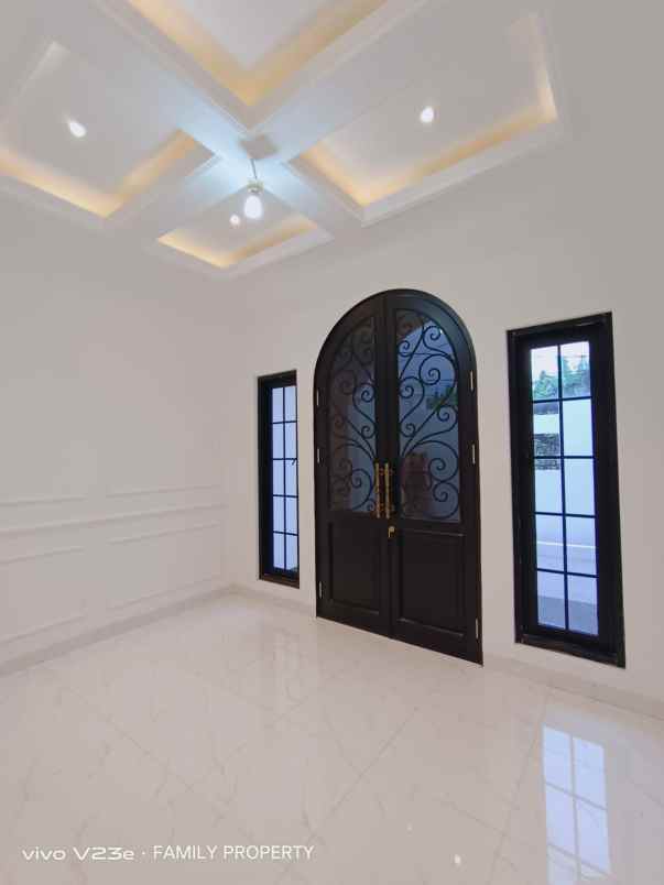 dijual rumah jl komplek joglo jakarta barat