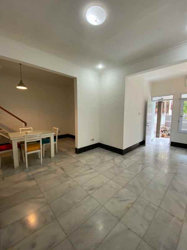 dijual rumah jl kp dukuh kramat jati