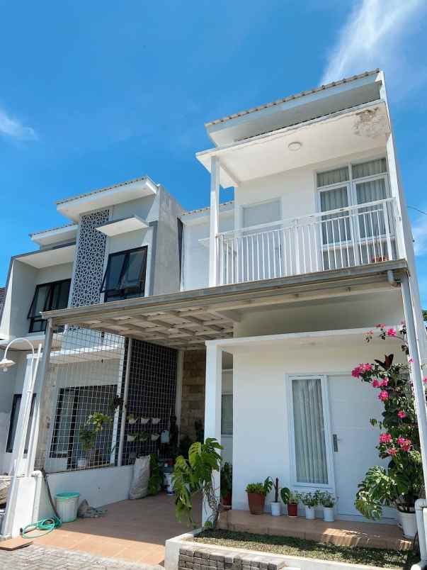 dijual rumah jl mangunkarso no 48 toyoresmi