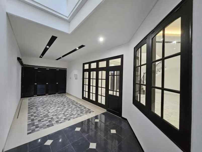 dijual rumah jl manyar kertoadi gebang