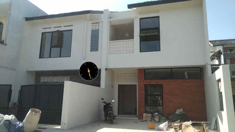 dijual rumah jl merkuri margahayu raya