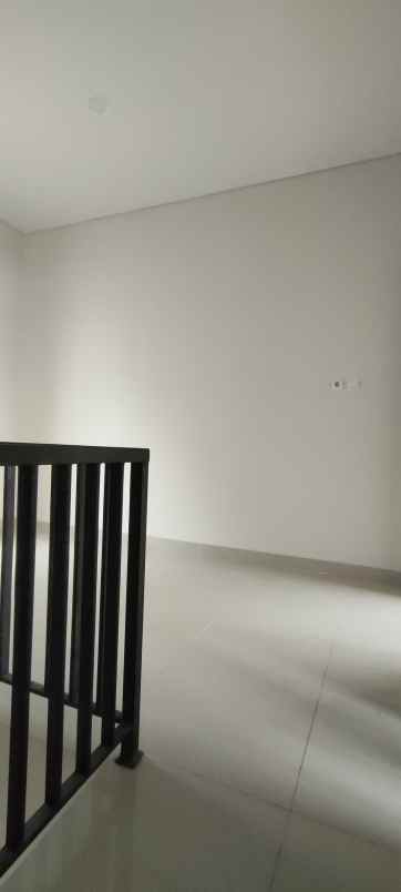 dijual rumah jl muchtar raya sawangan depok