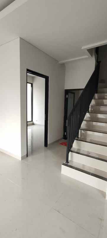 dijual rumah jl muchtar raya sawangan depok