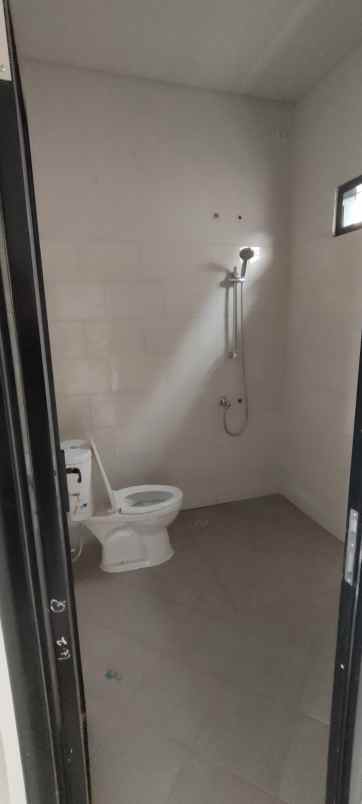 dijual rumah jl muchtar raya sawangan depok