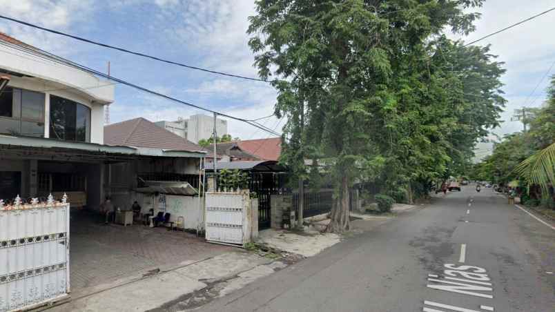 dijual rumah jl nias