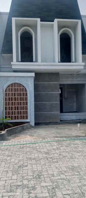 dijual rumah jl pahlawan kp bulak