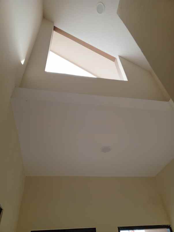 dijual rumah jl poris cipondoh