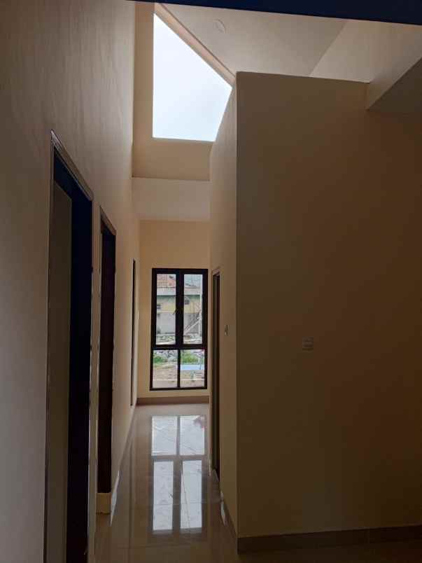 dijual rumah jl poris cipondoh