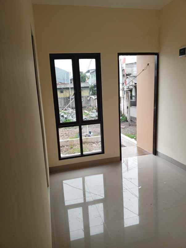 dijual rumah jl poris cipondoh