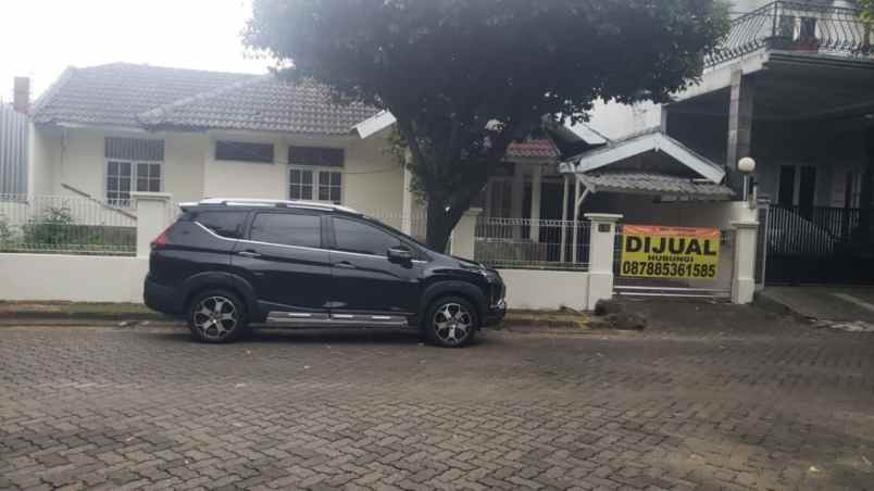 dijual rumah jl pratama 4 kemang