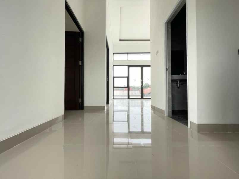 dijual rumah jl r sanim tanah baru depok