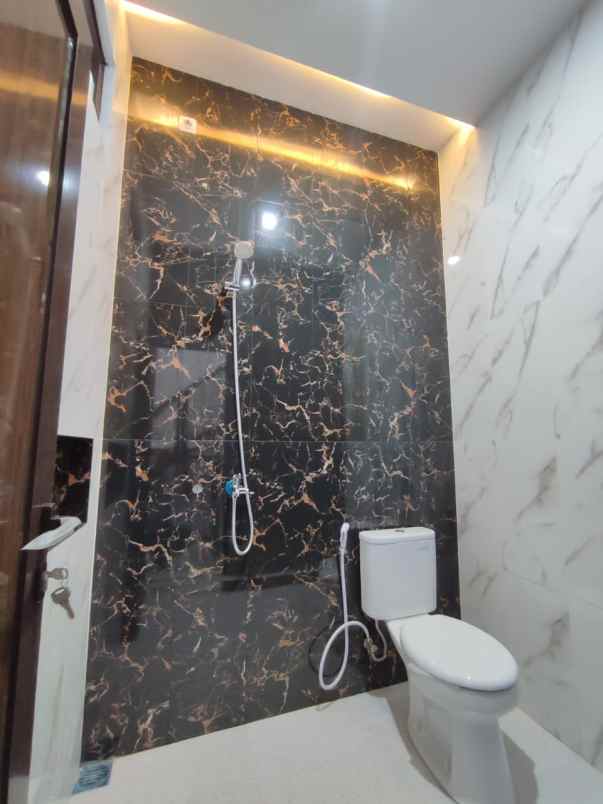 dijual rumah jl rawamangun jakarta timur