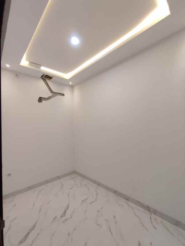 dijual rumah jl rawamangun jakarta timur