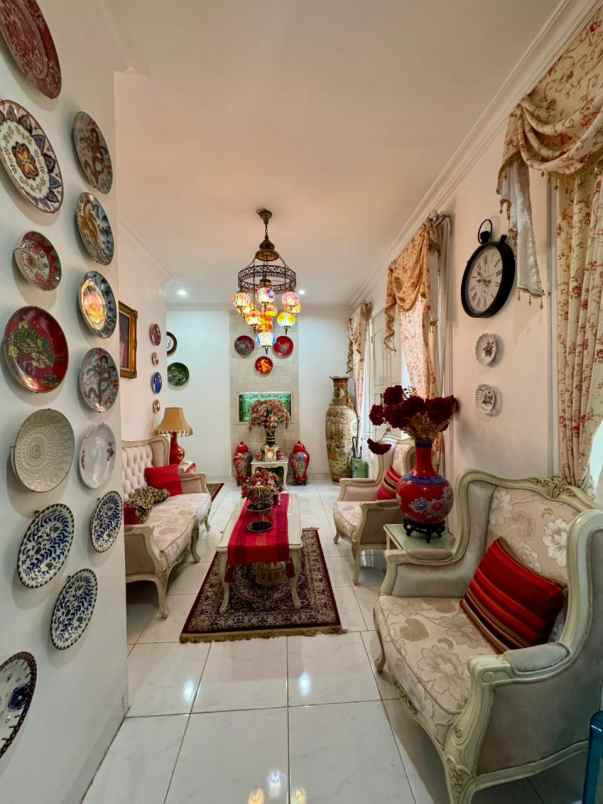 dijual rumah jl raya cireundeu