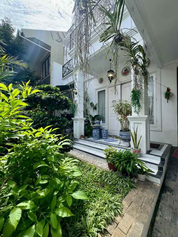 dijual rumah jl raya cireundeu