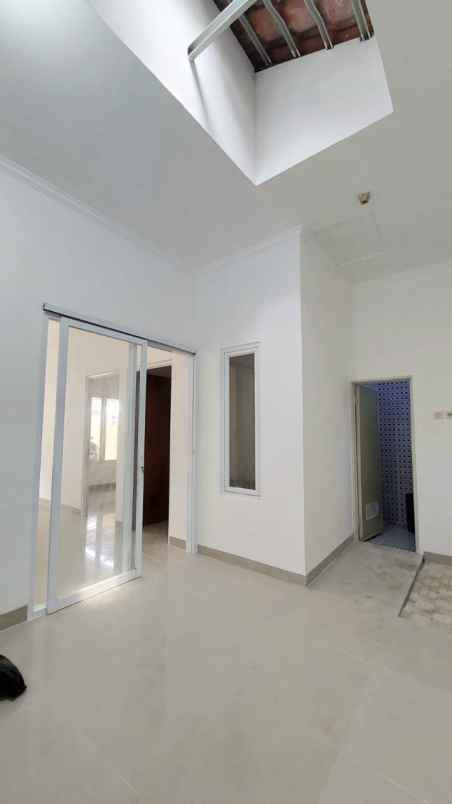 dijual rumah jl raya parung serab