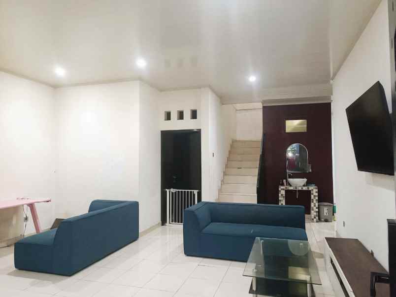 dijual rumah jl raya sholeh iskandar