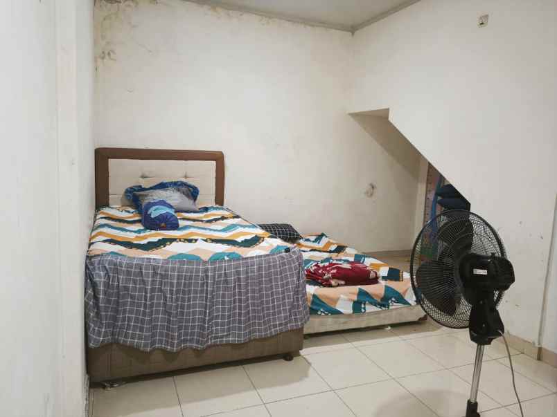 dijual rumah jl raya sholeh iskandar