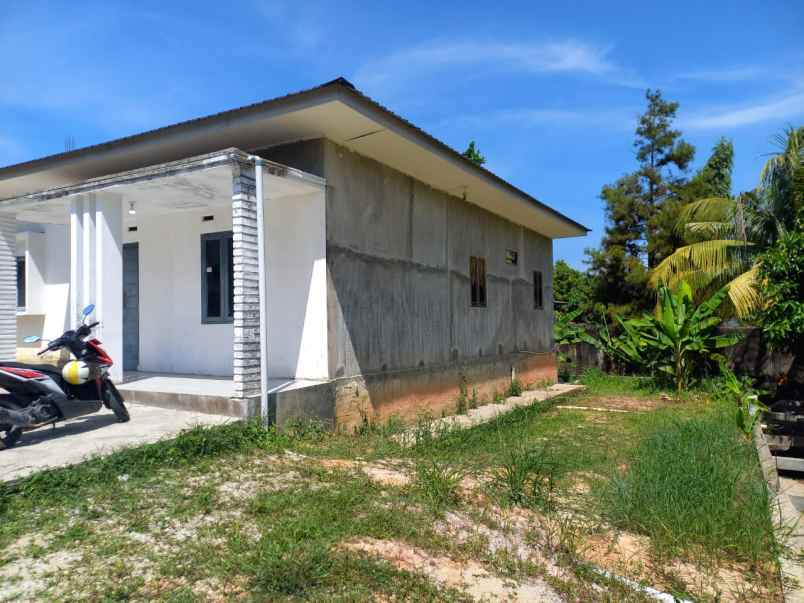 dijual rumah jl sekuntum