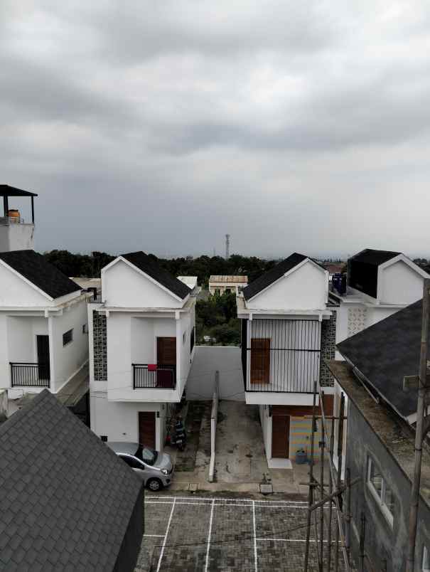 dijual rumah jl wangunsari cijengkol