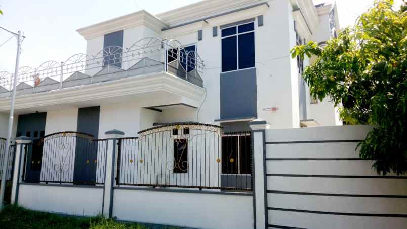 dijual rumah jl wiguna timur regency