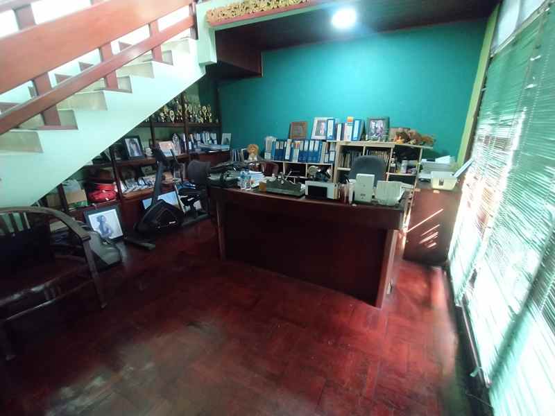 dijual rumah jln margonda raya rt 001