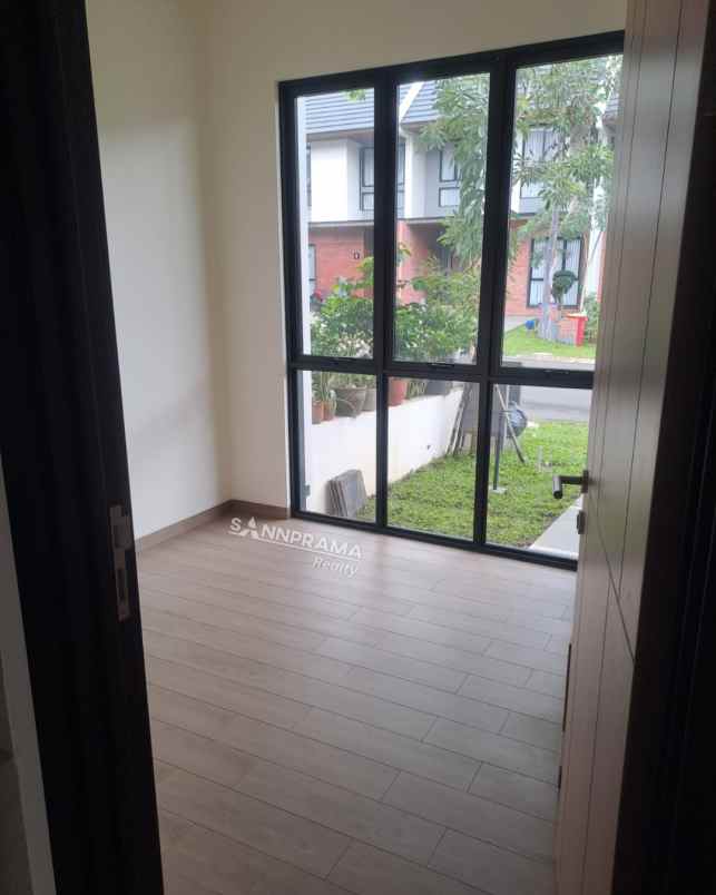 dijual rumah jln raya bojongsari depok