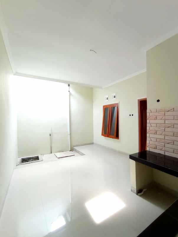 dijual rumah kadisoka