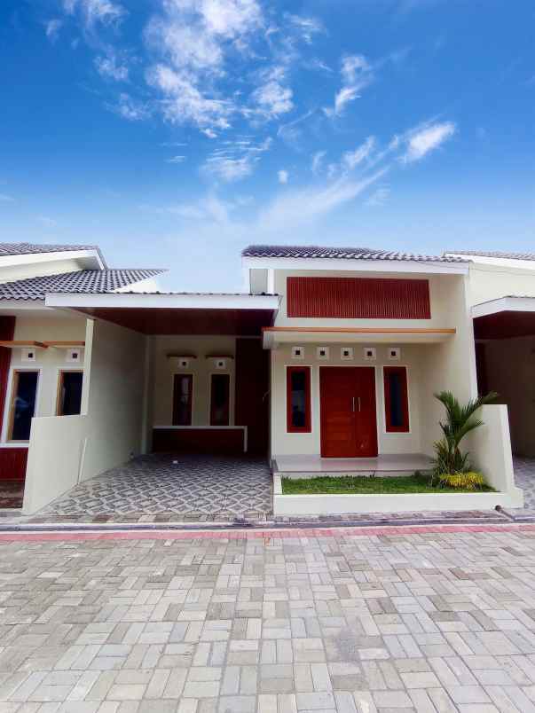 dijual rumah kadisoka