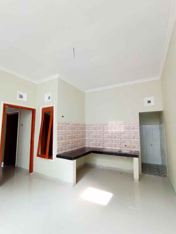 dijual rumah kadisoka