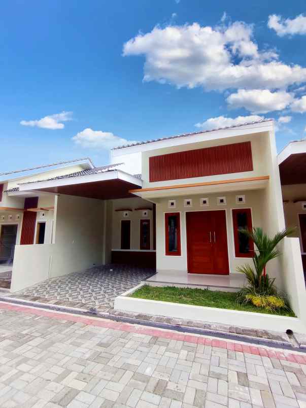 dijual rumah kadisoka