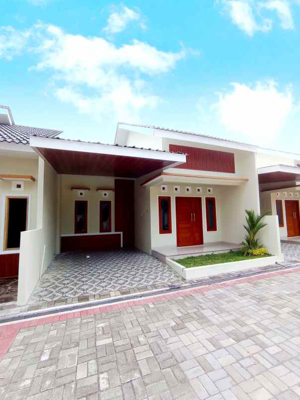 dijual rumah kadisoka