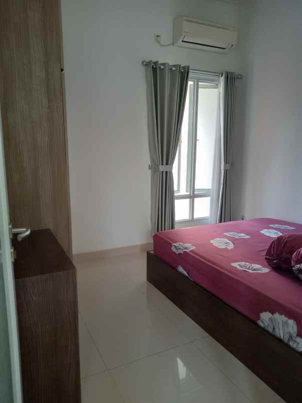 dijual rumah kampung rambutan ciracas