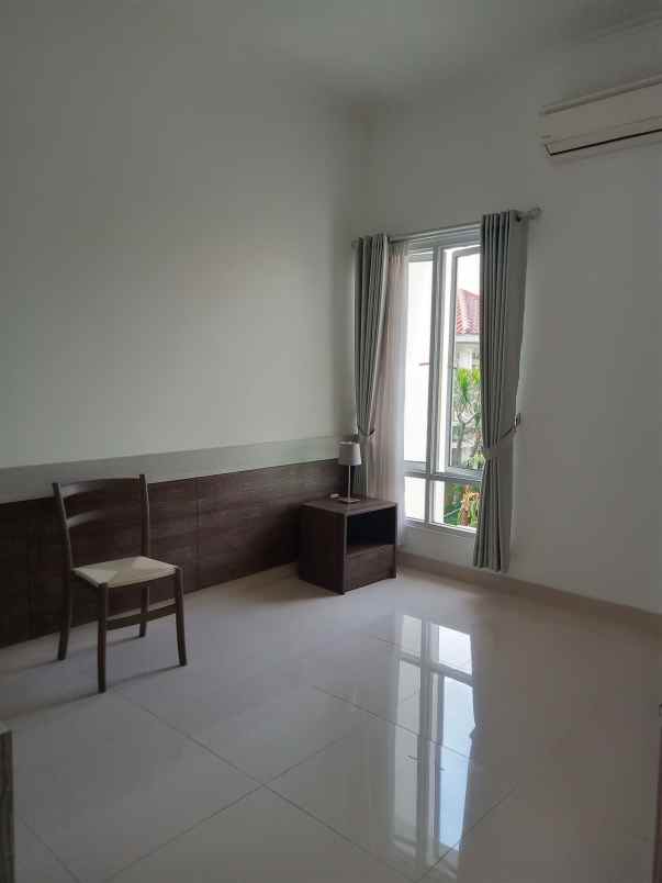 dijual rumah kampung rambutan ciracas